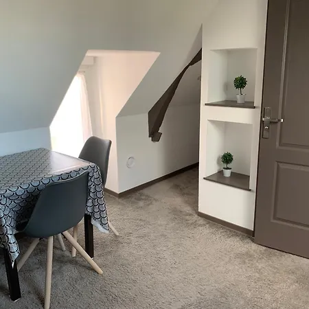 Chaleureuse Avec Accès Indépendant Et Sanitaires Indépendants Appart hôtel 3*