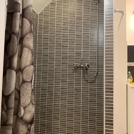 Lägenhetshotell Chaleureuse Avec Acces Independant Et Sanitaires Independants